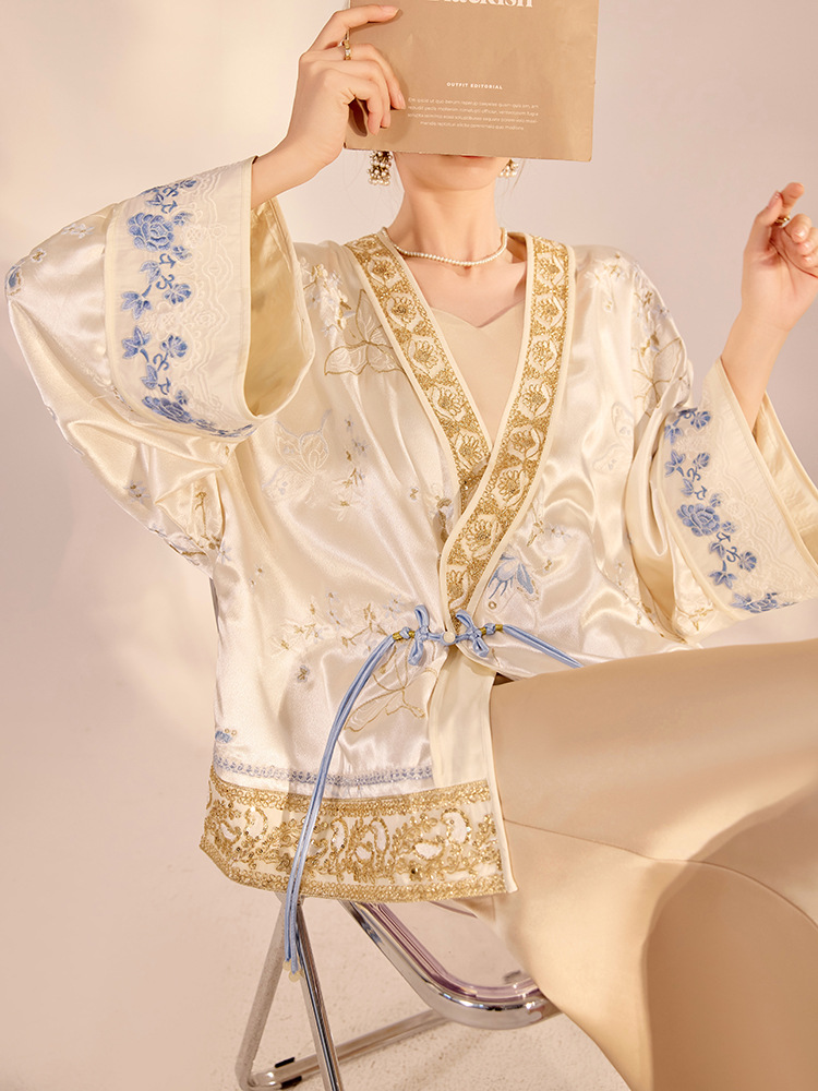 Embroidery Fashion - جاكيت نسائي فاخر جديد لربيع 2026