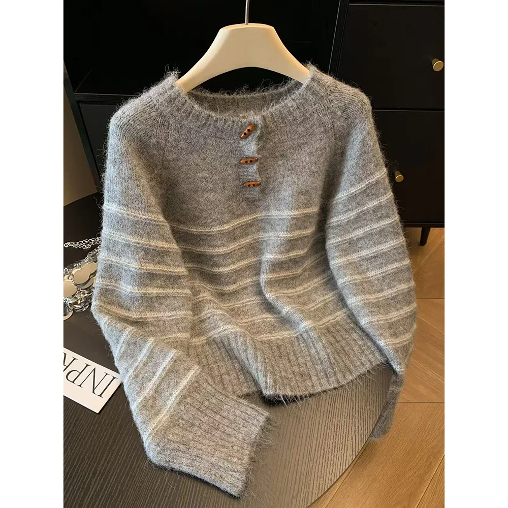 Embroidery Fashion - سترة نسائية مخططة من الصوف والكشمير