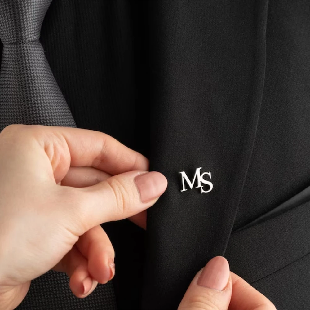 Embroidery Name - دبابيس أولية مخصصة للنساء شخصية فاخرة