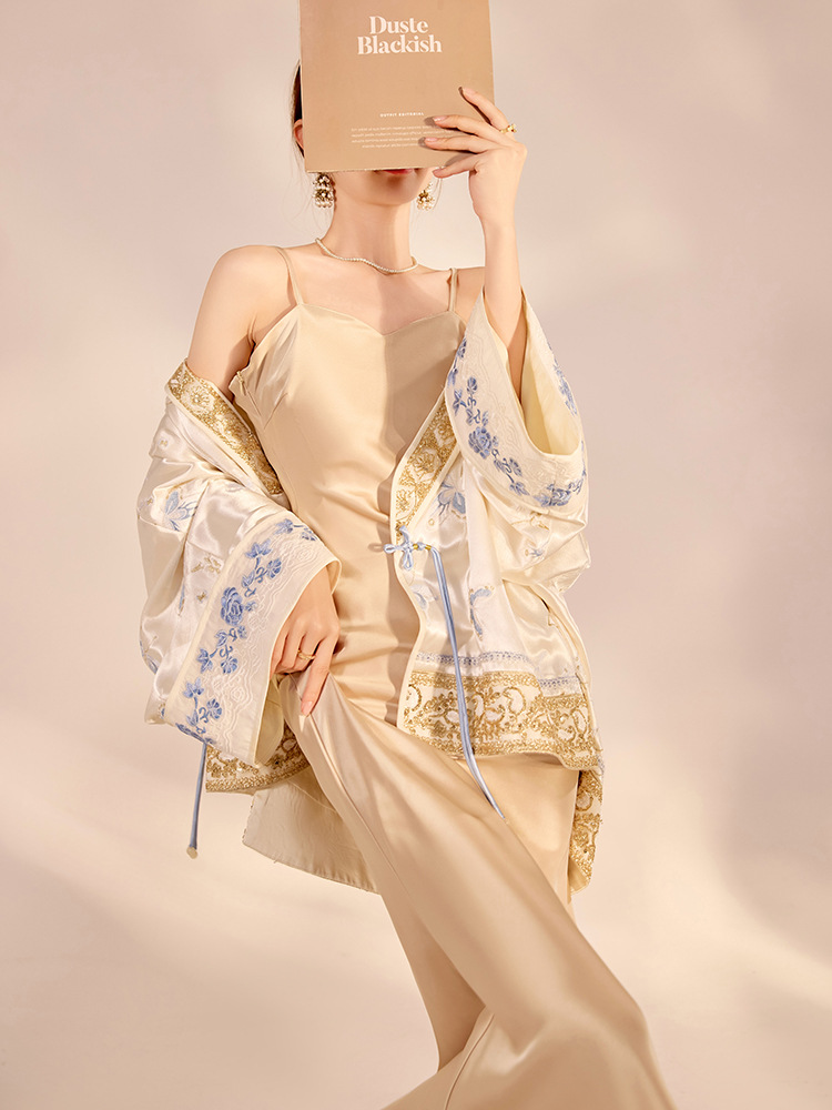 جاكيت نسائي فاخر جديد لربيع 20 - مراجعة Embroidery Fashion وسعره