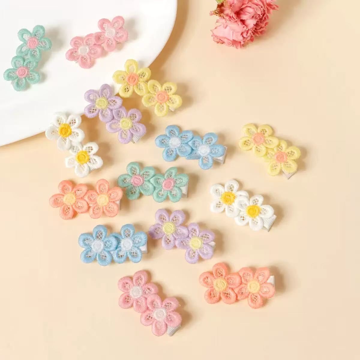 14 قطعة من دبابيس الشعر المطرز - مراجعة Embroidery Daisy وسعره