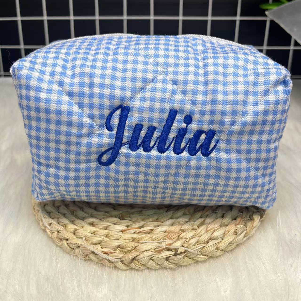حقيبة مستحضرات تجميل مخططة ذات - مراجعة Embroidery Name وسعره