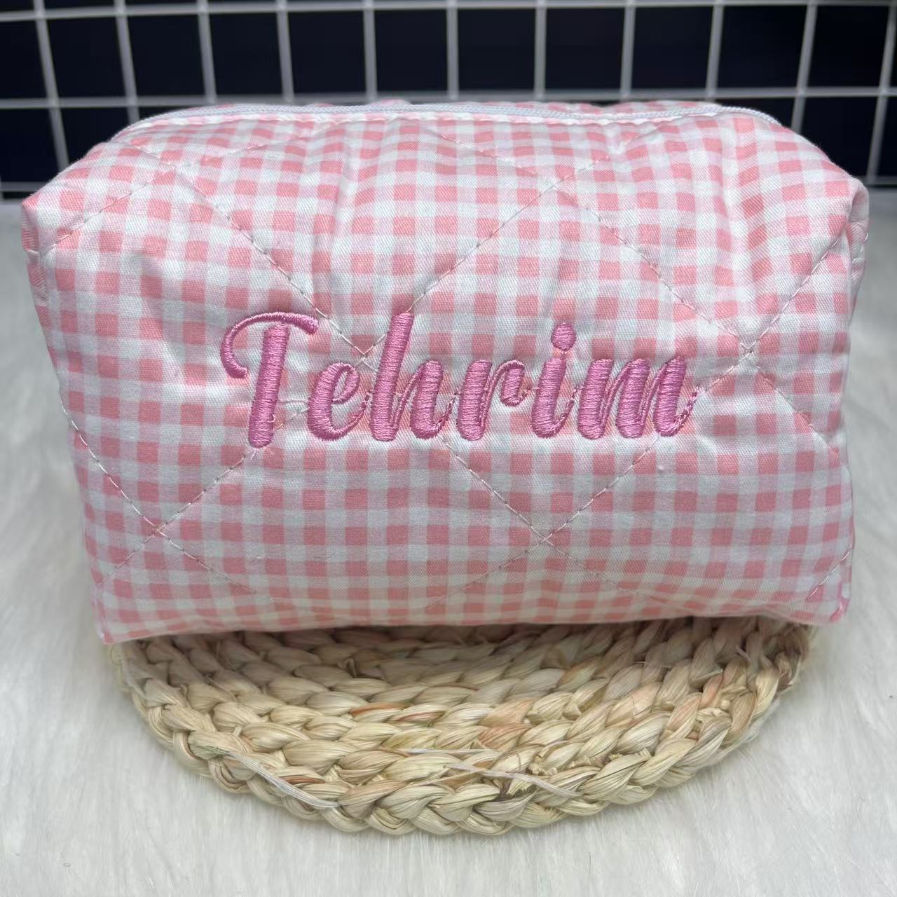 حقيبة مستحضرات تجميل مخططة ذات - مراجعة Embroidery Name وسعره